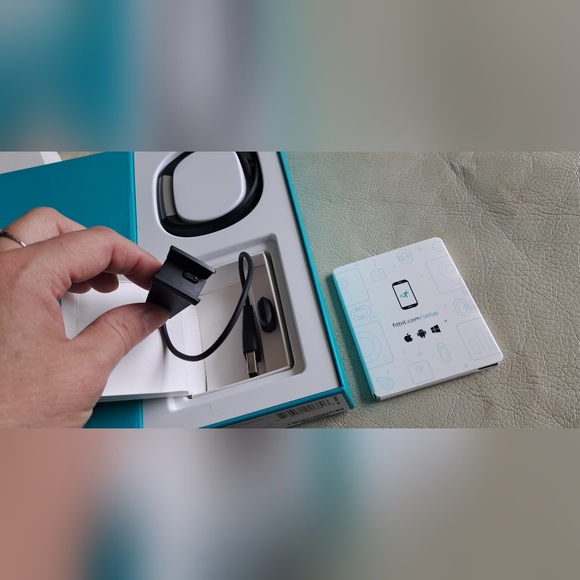 Fitbit Alta Black Fitness Wristband - Picture 3 of 10